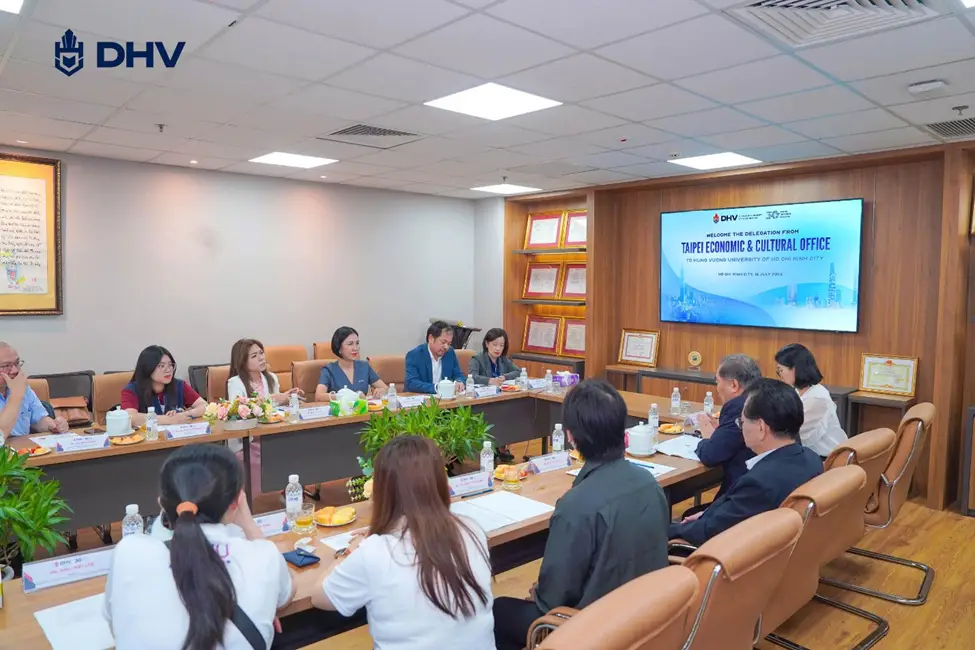 DHV - Trường Đại Học Hùng Vương TPHCM