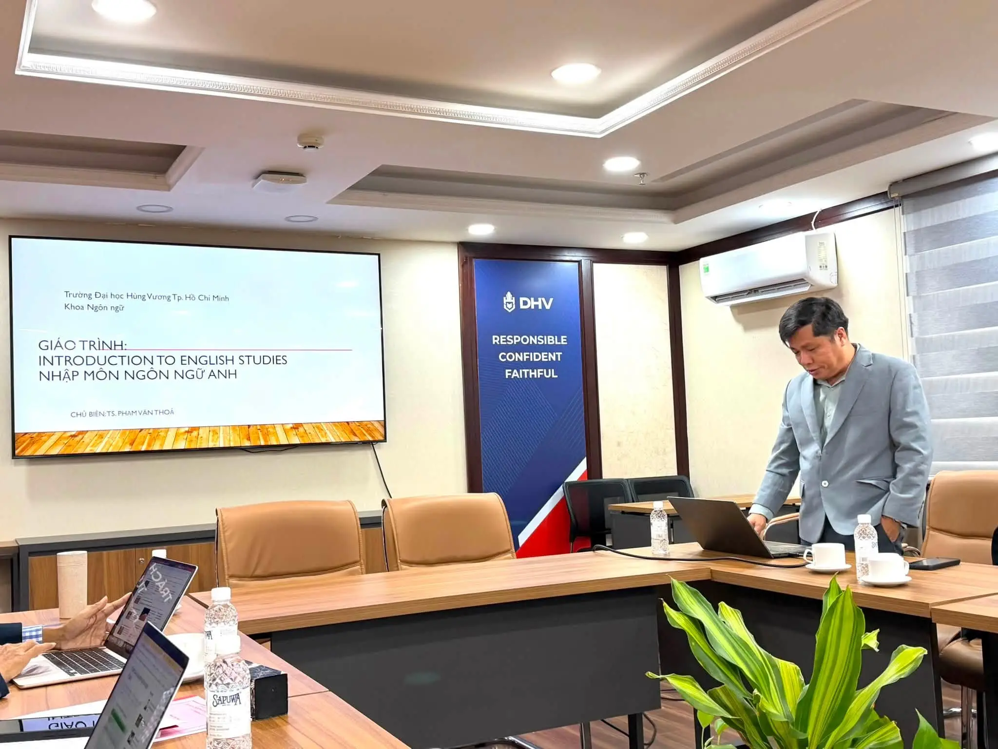 DHV - Trường Đại Học Hùng Vương TPHCM