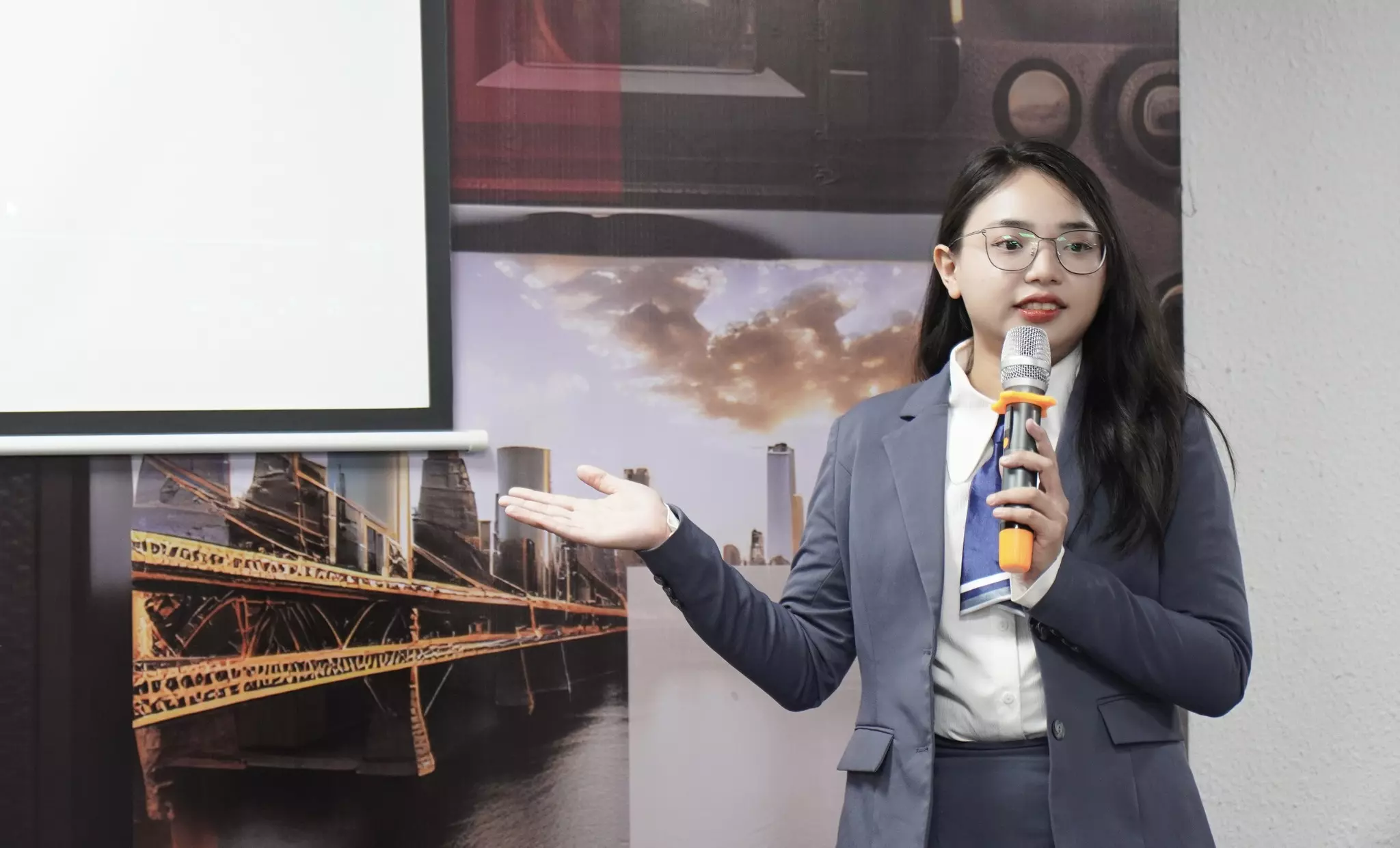 DHV - Trường Đại Học Hùng Vương TPHCM
