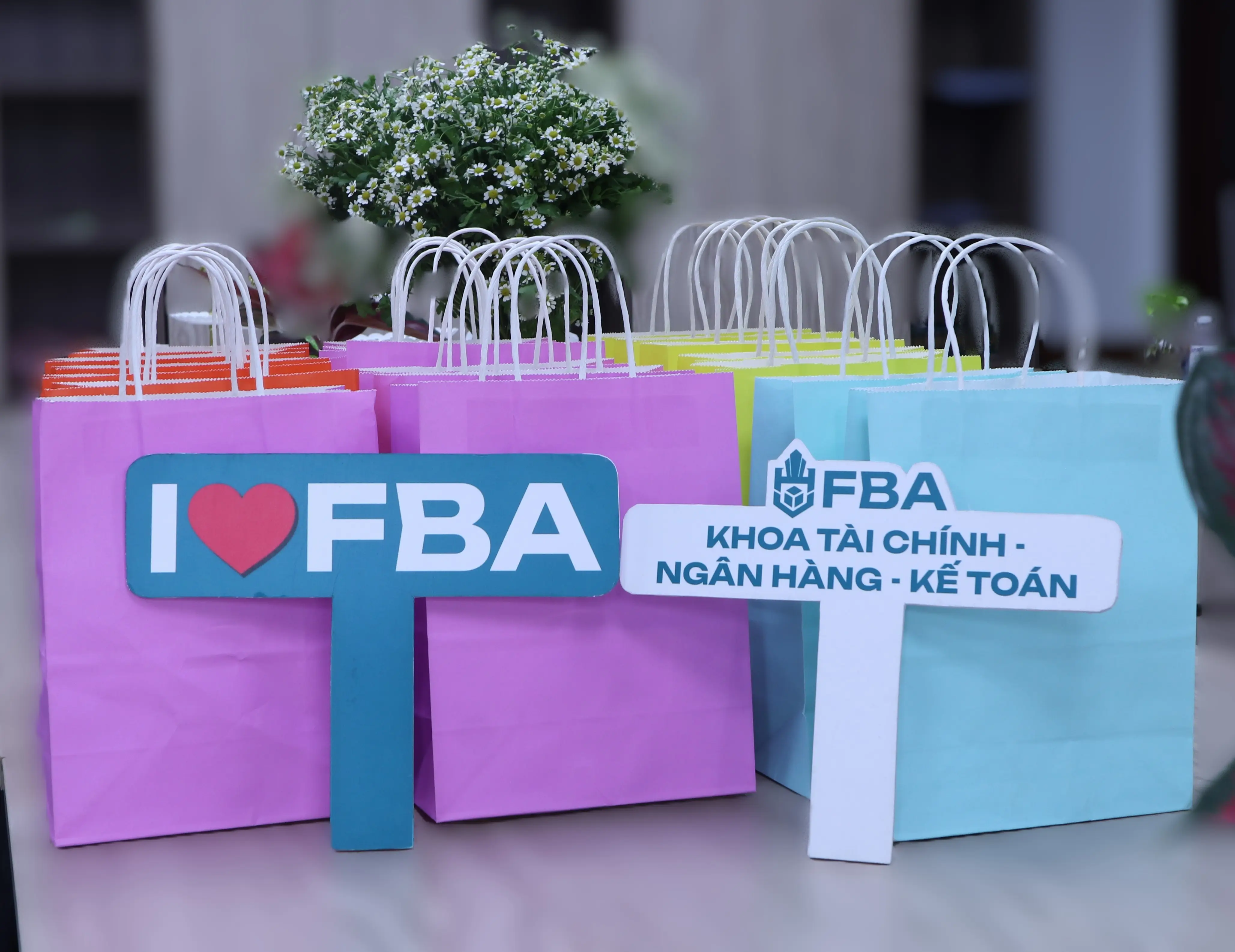 DHV - Trường Đại Học Hùng Vương TPHCM