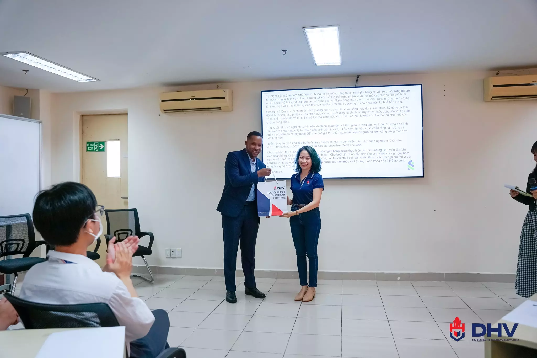 DHV - Trường Đại Học Hùng Vương TPHCM