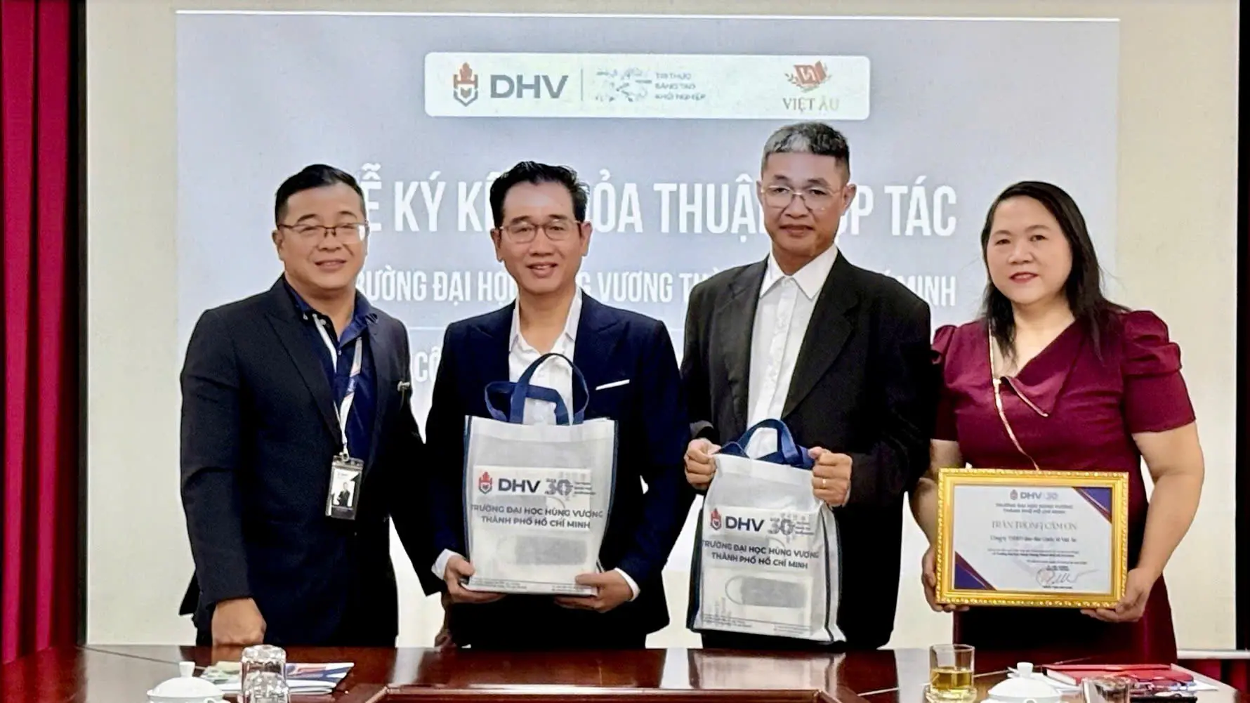 DHV - Trường Đại Học Hùng Vương TPHCM