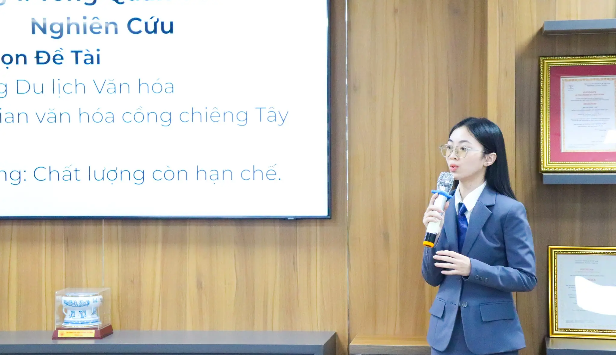 DHV - Trường Đại Học Hùng Vương TPHCM