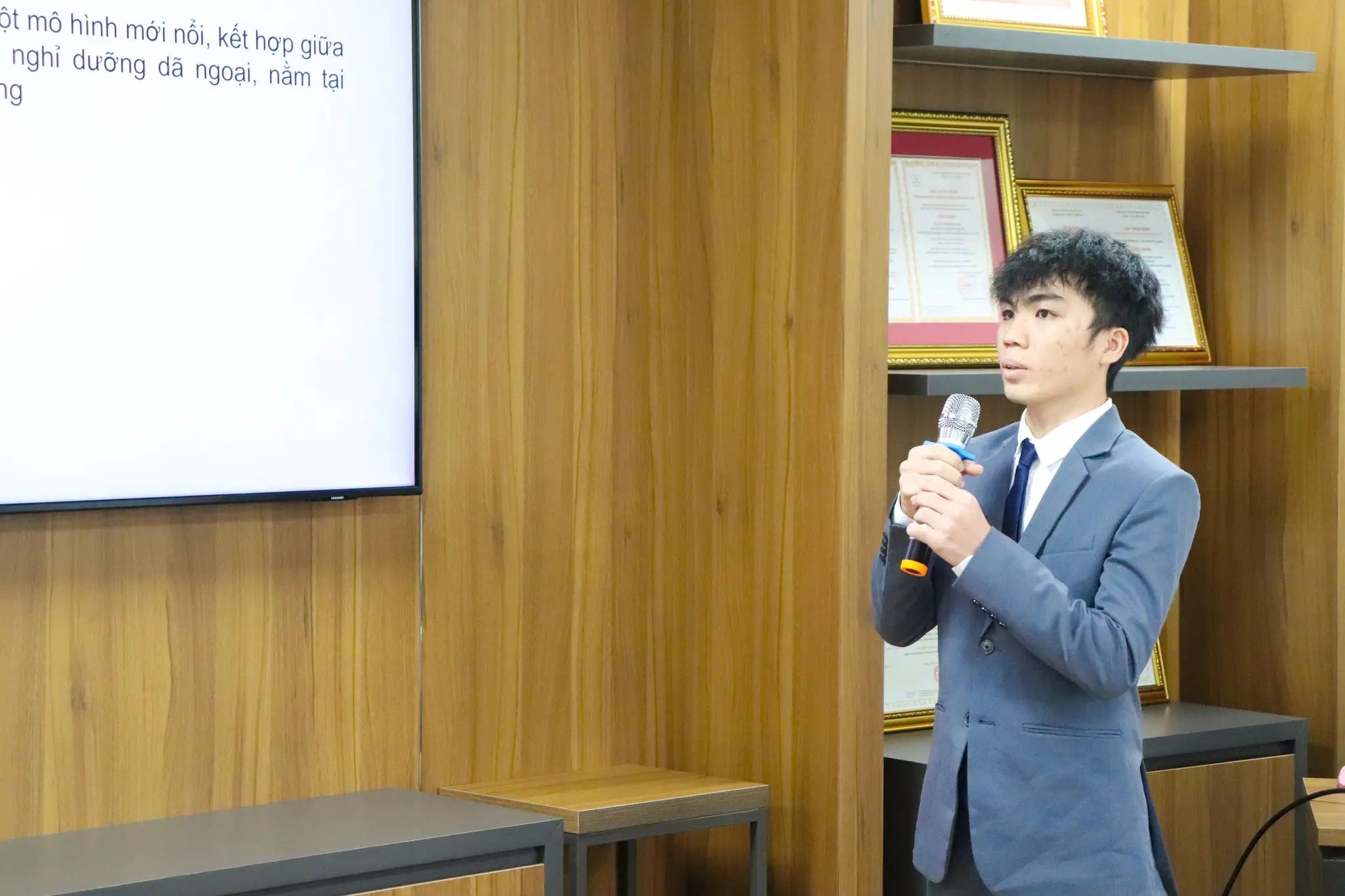 DHV - Trường Đại Học Hùng Vương TPHCM