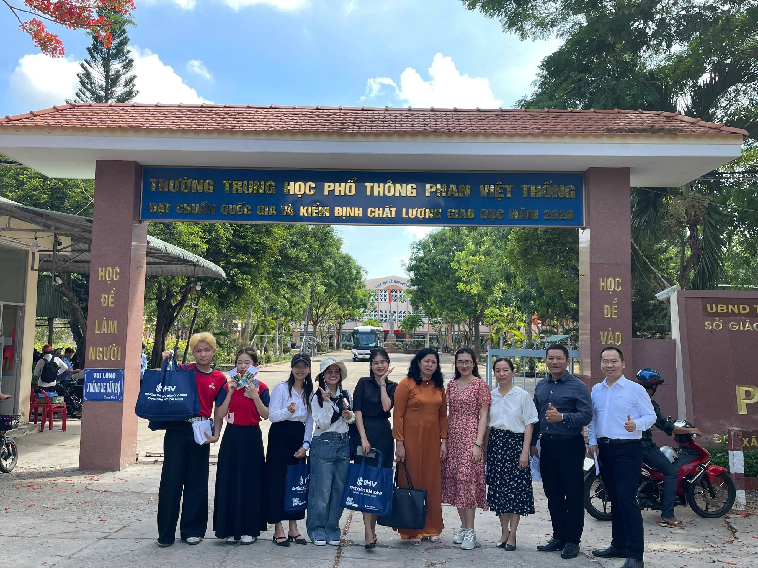 DHV - Trường Đại Học Hùng Vương TPHCM