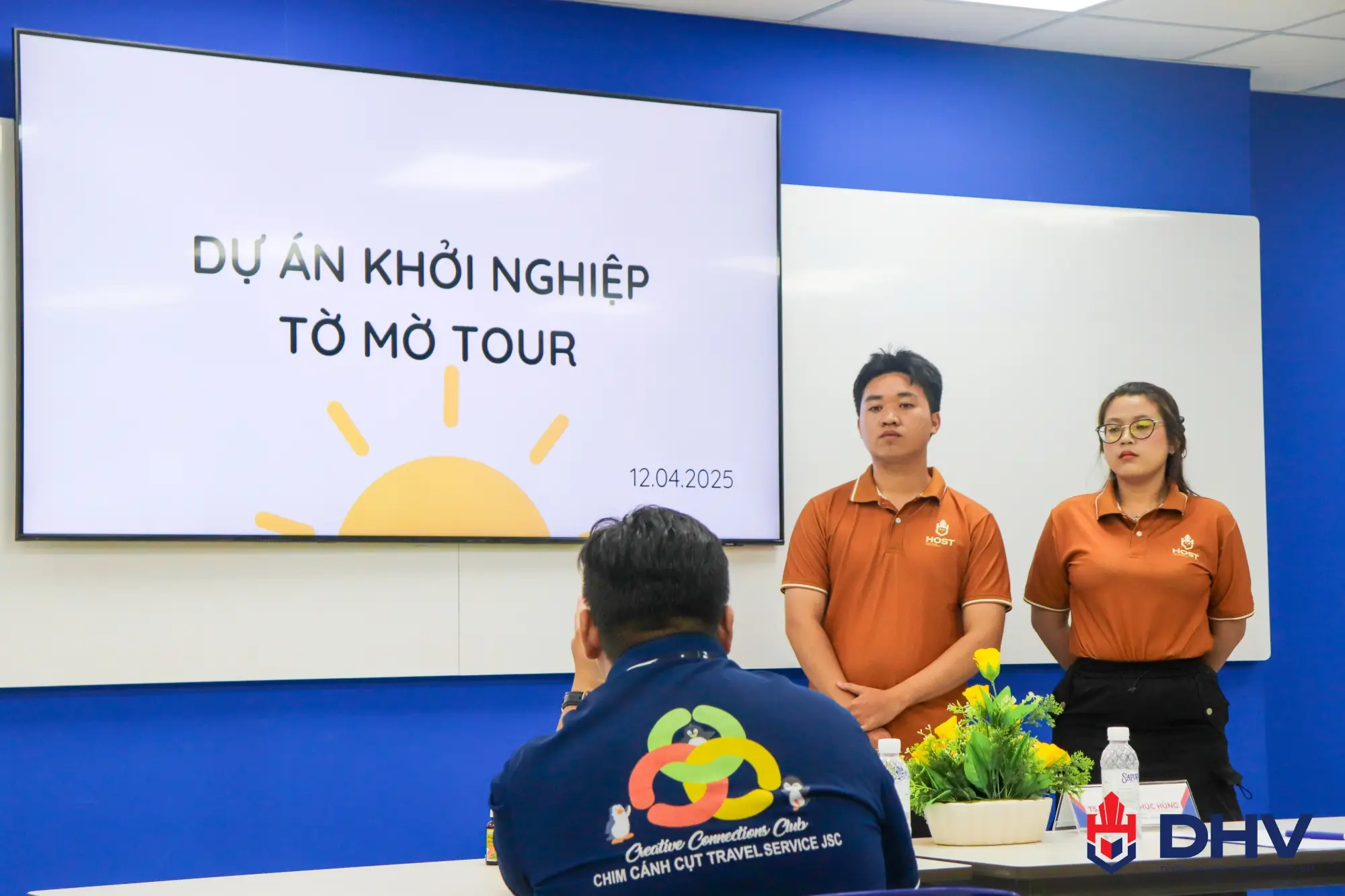 Sinh viên Khoa Du lịch - Nhà hàng - Khách sạn cùng các ý tưởng khởi nghiệp tham gia dự thi