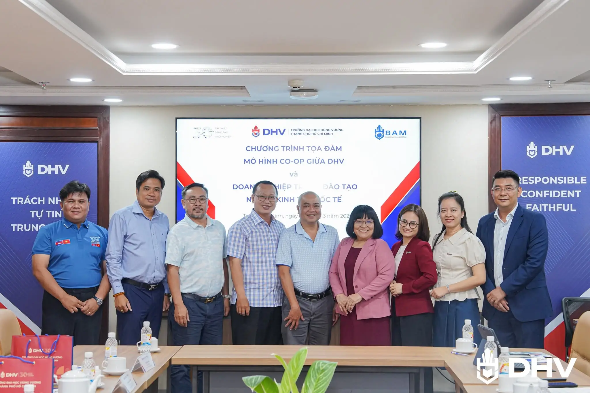 DHV - Trường Đại Học Hùng Vương TPHCM