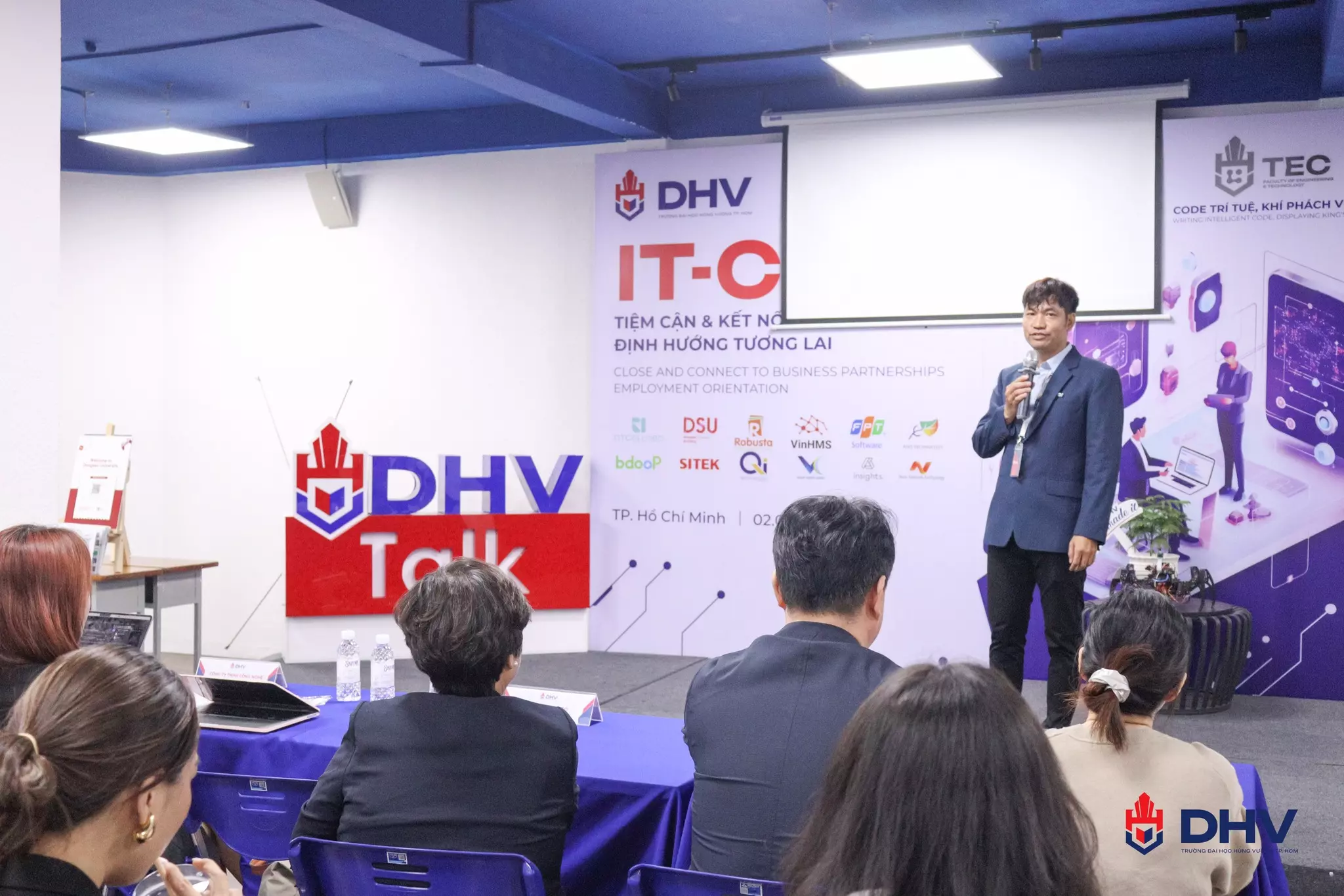 DHV - Trường Đại Học Hùng Vương TPHCM