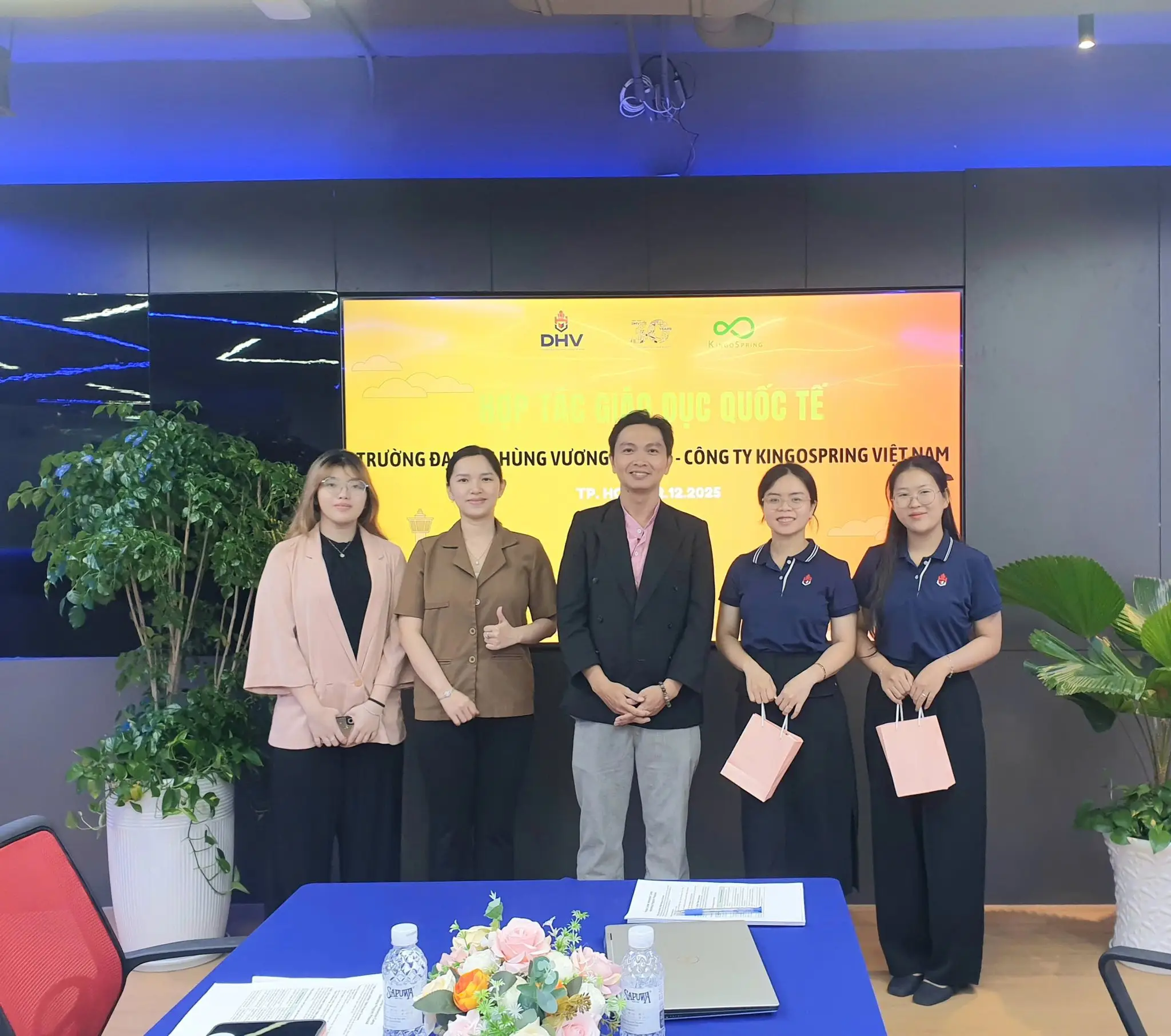 DHV - Trường Đại Học Hùng Vương TPHCM