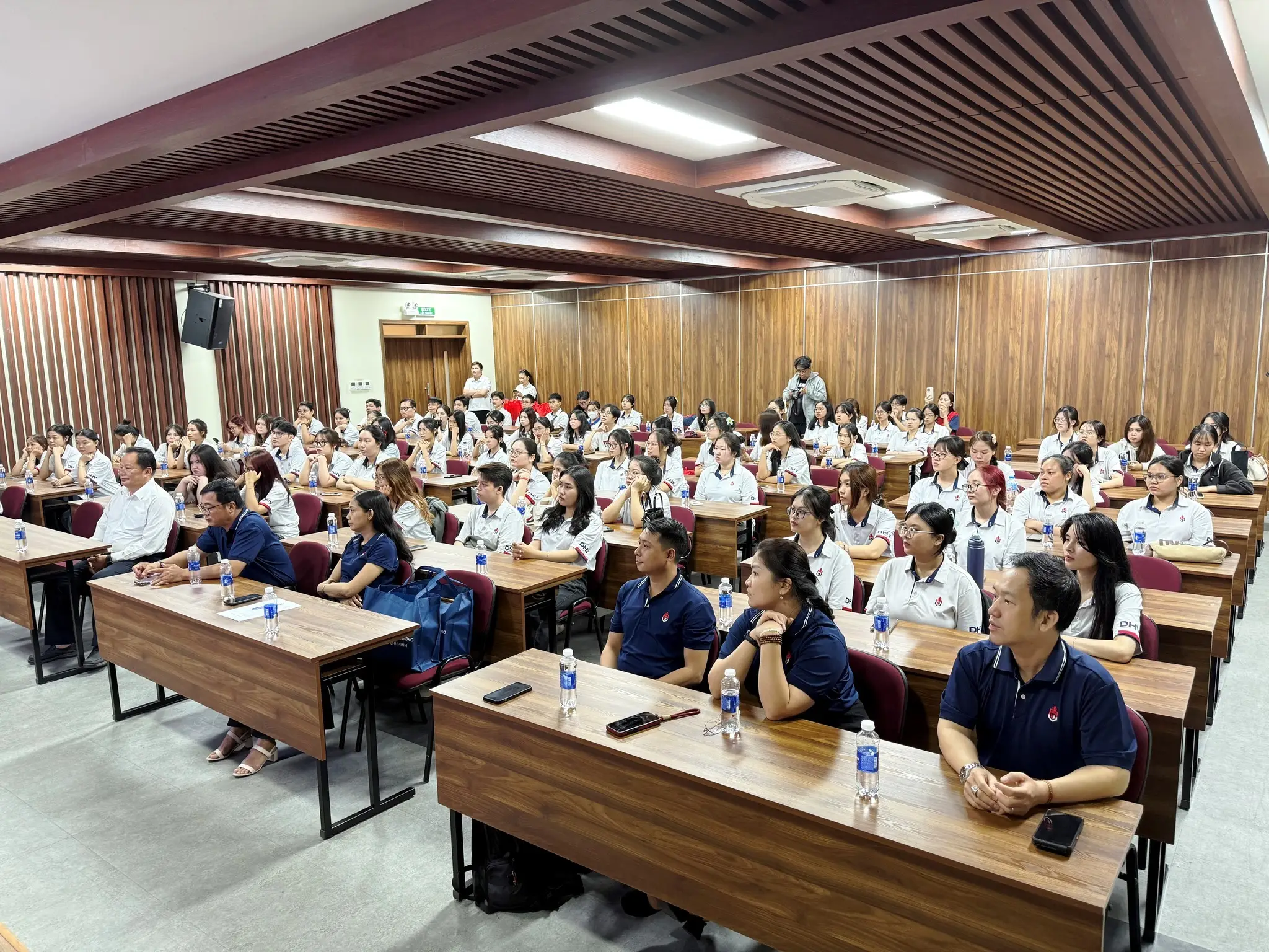 DHV - Trường Đại Học Hùng Vương TPHCM