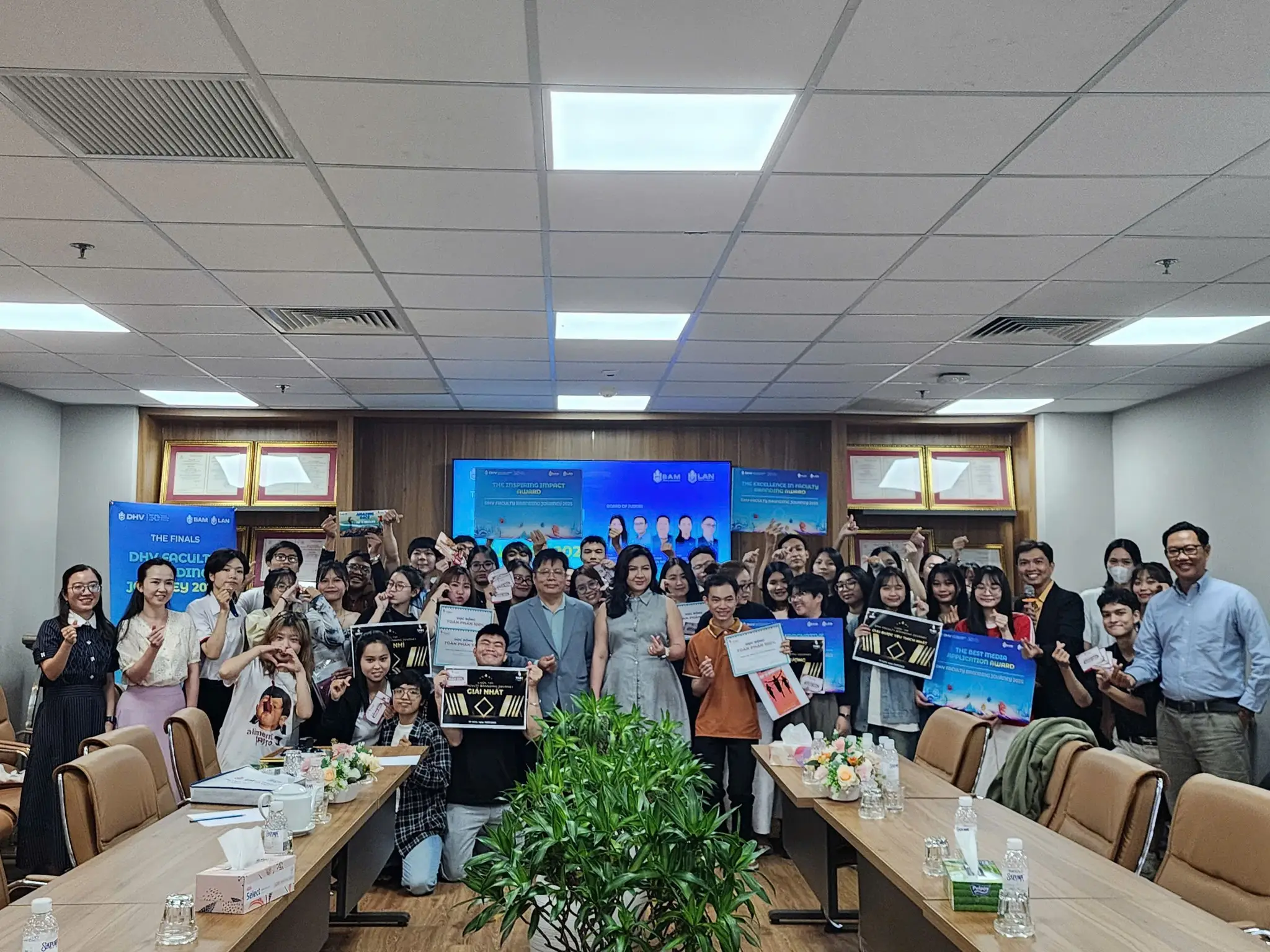 DHV - Trường Đại Học Hùng Vương TPHCM