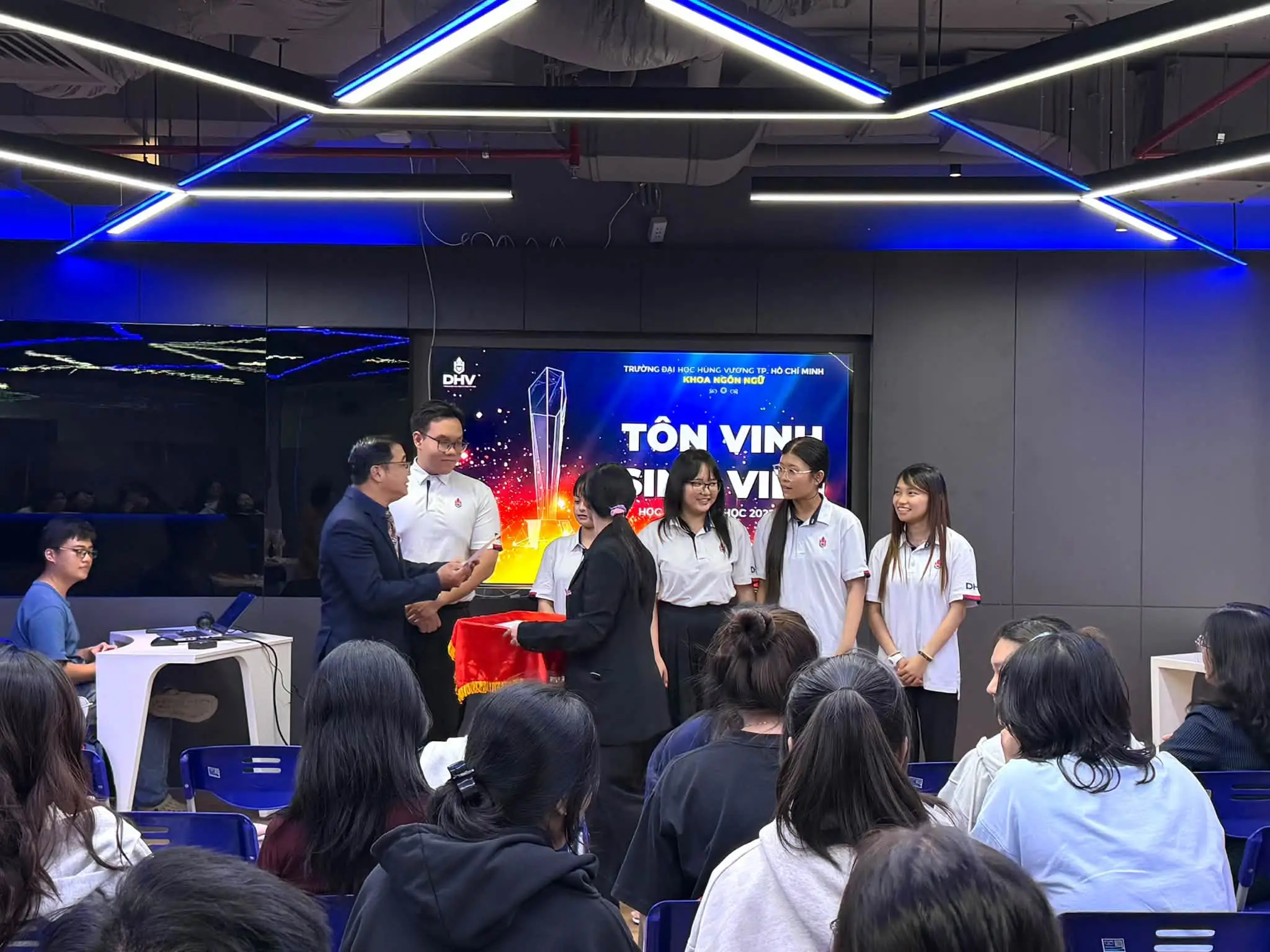 DHV - Trường Đại Học Hùng Vương TPHCM