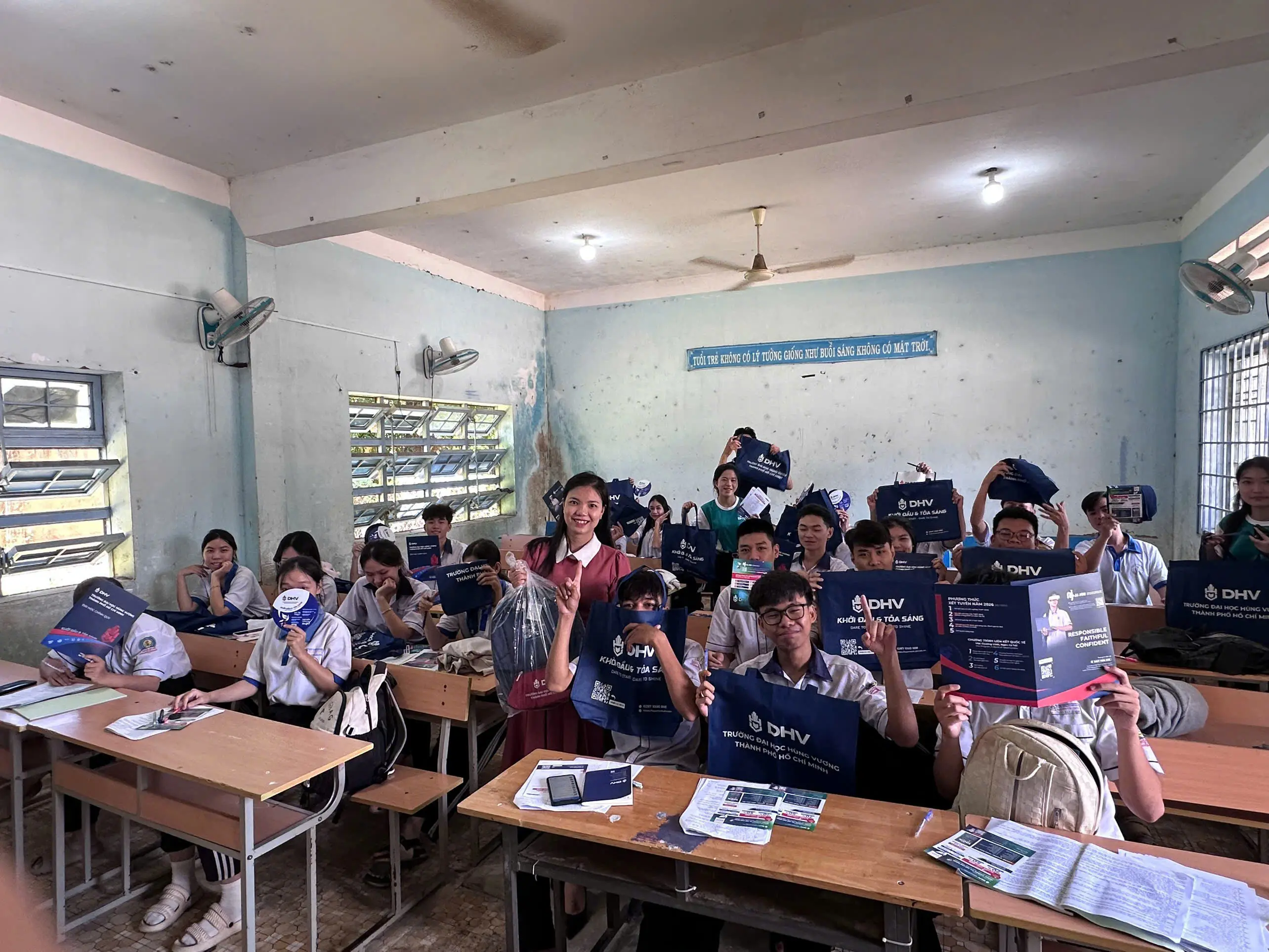 DHV - Trường Đại Học Hùng Vương TPHCM