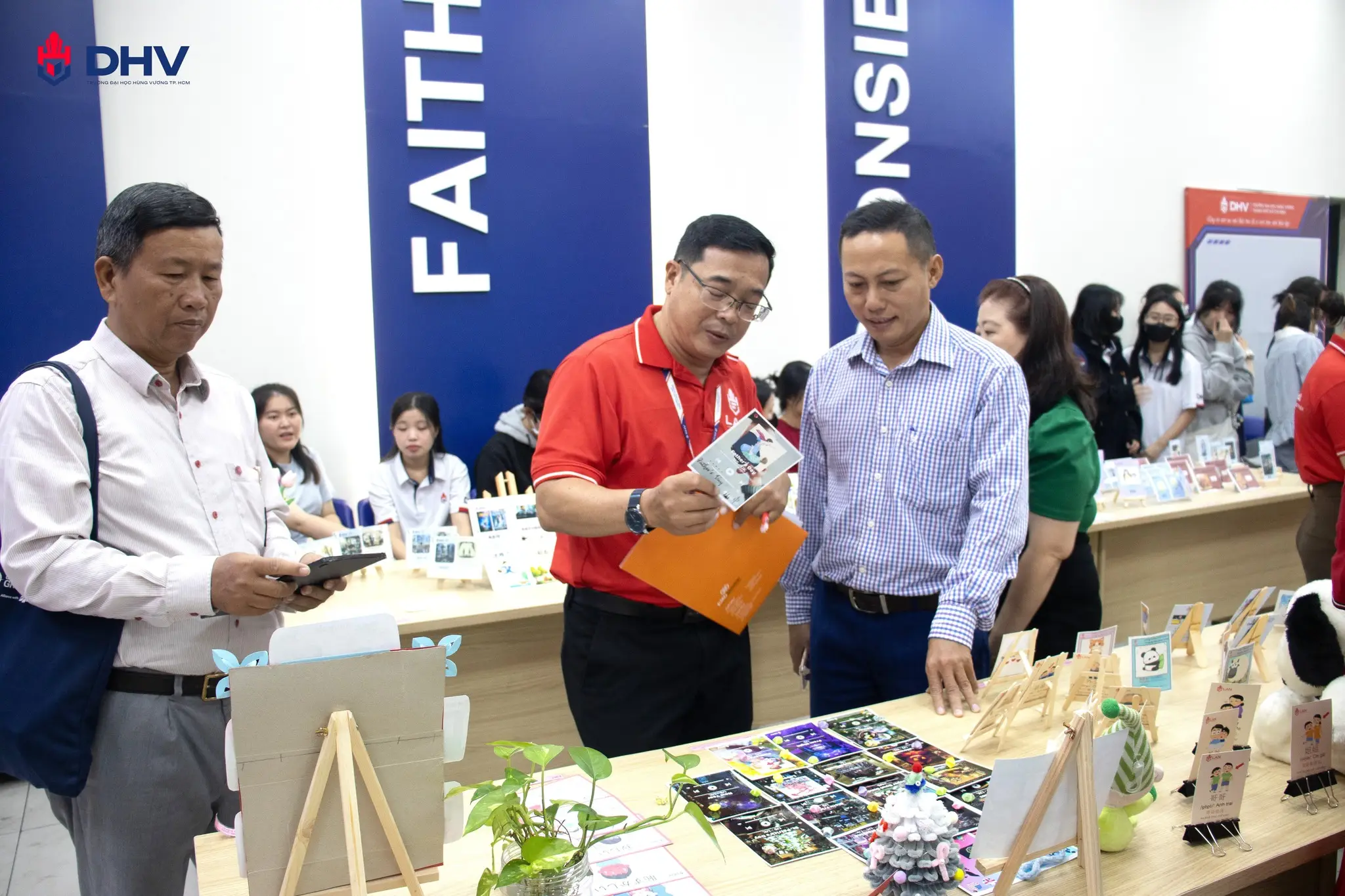 DHV - Trường Đại Học Hùng Vương TPHCM