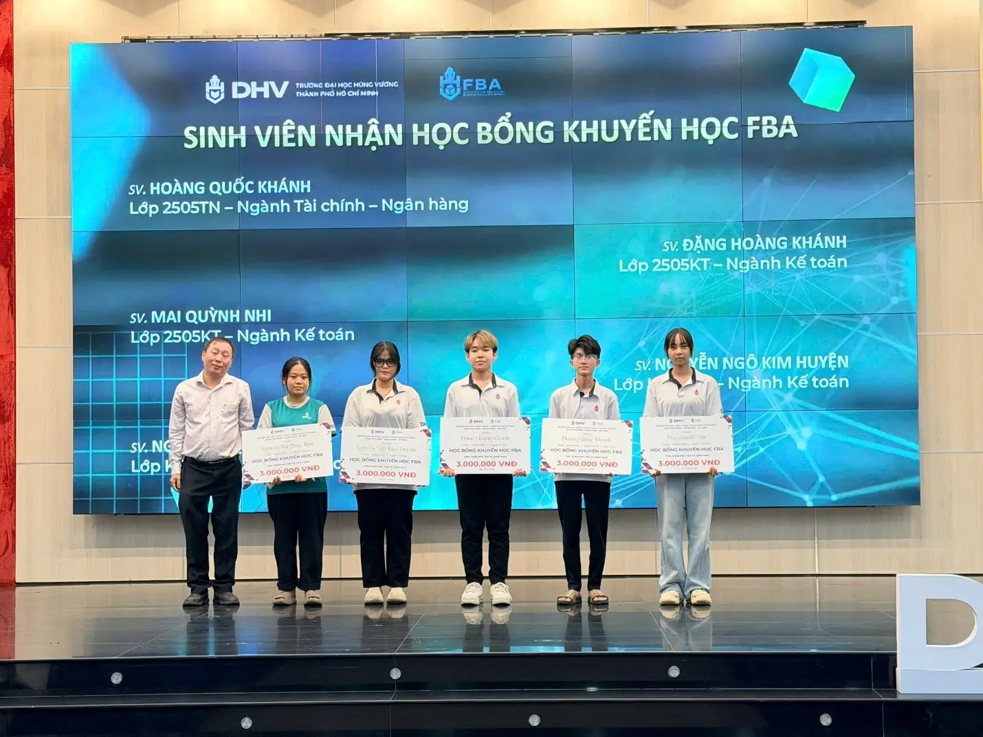 DHV - Trường Đại Học Hùng Vương TPHCM