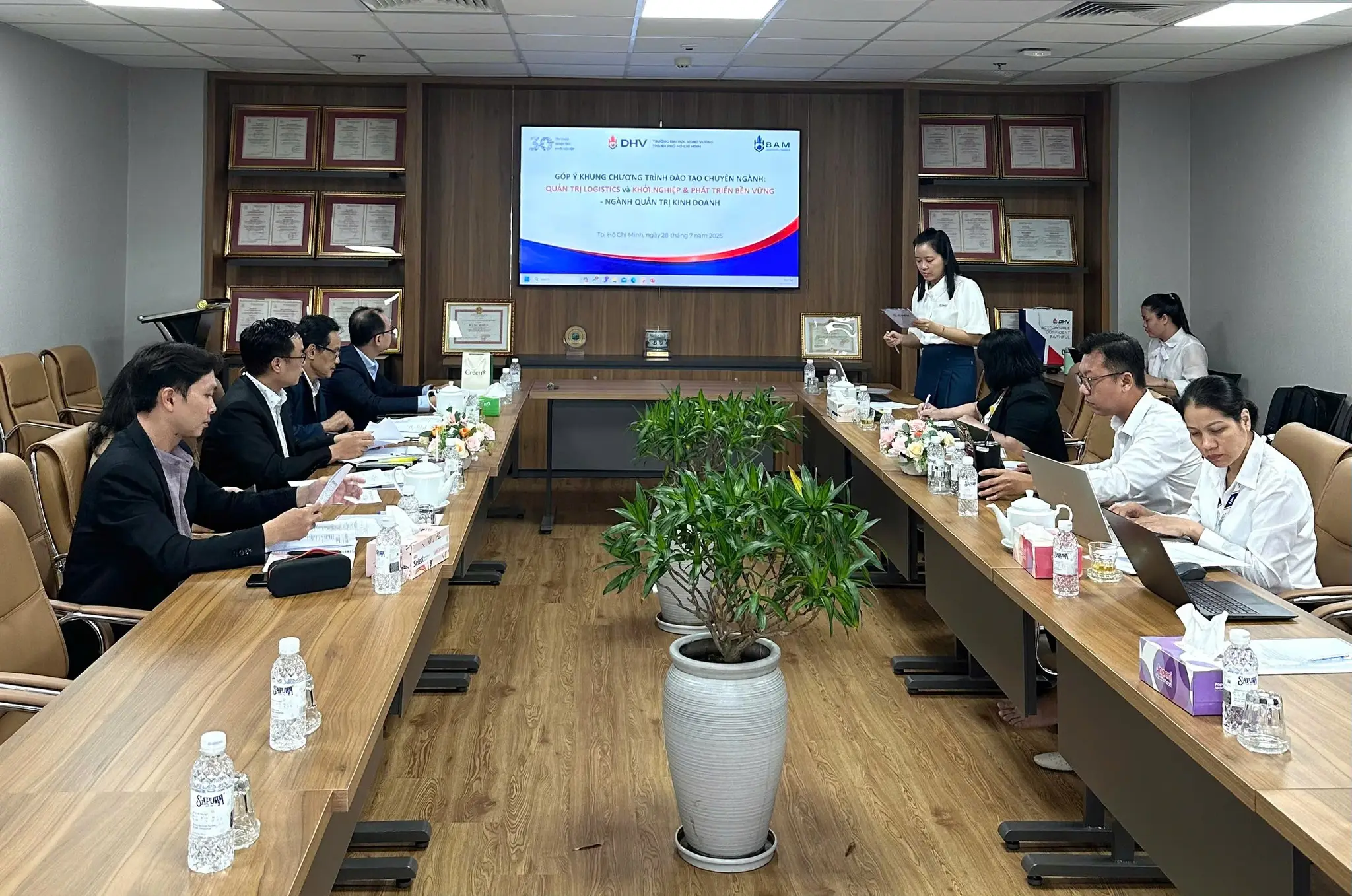 DHV - Trường Đại Học Hùng Vương TPHCM