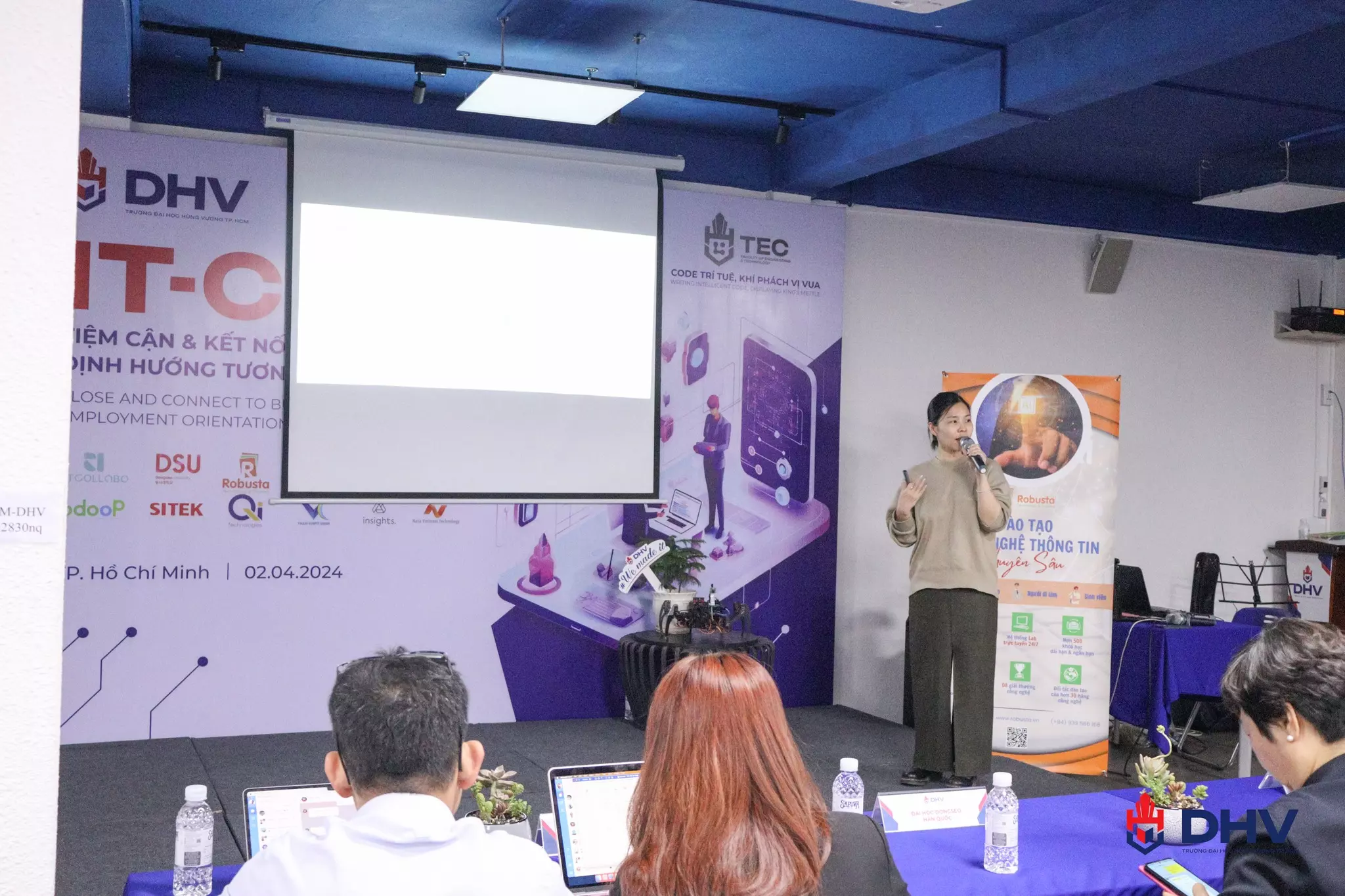 DHV - Trường Đại Học Hùng Vương TPHCM
