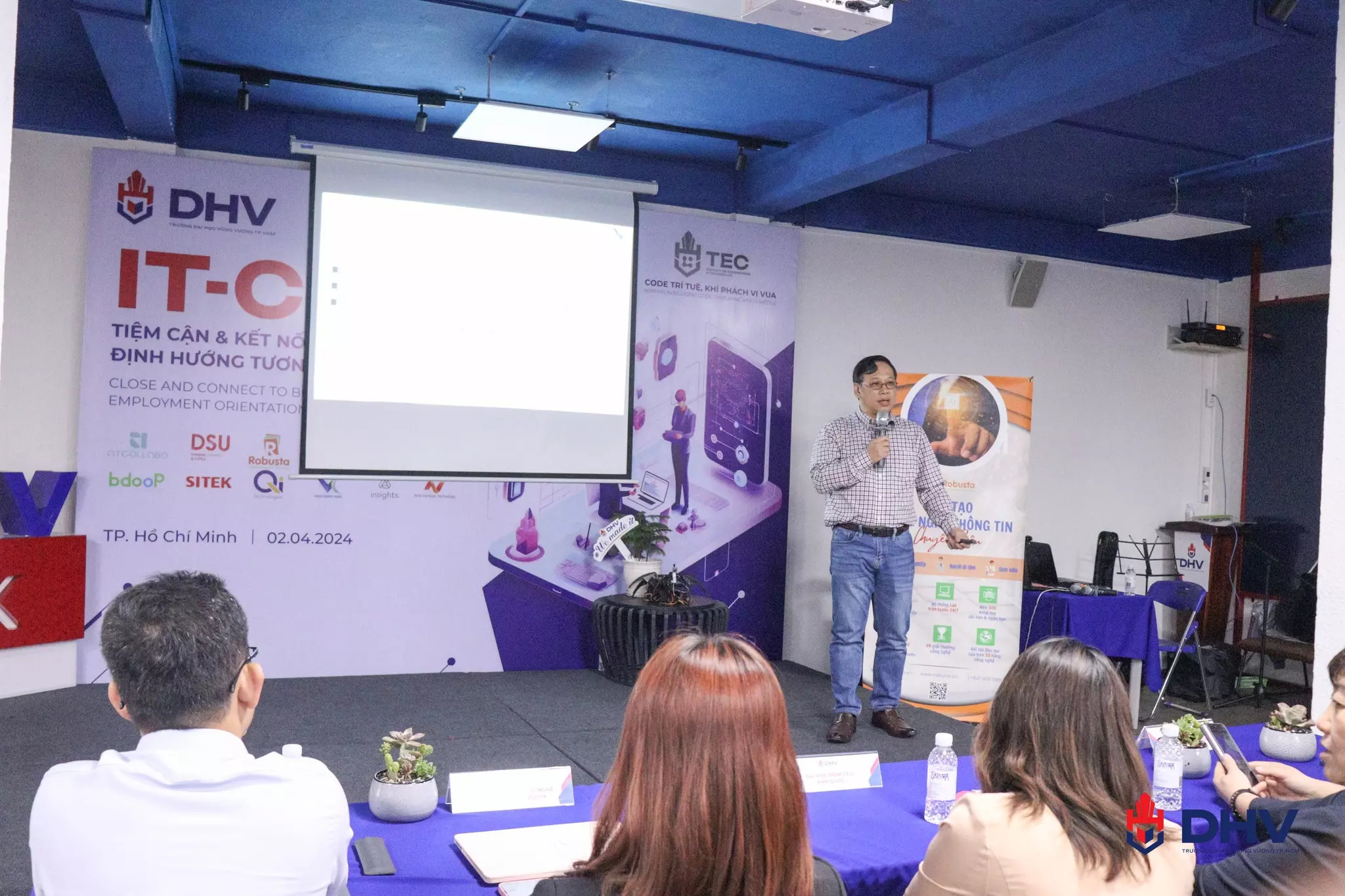 DHV - Trường Đại Học Hùng Vương TPHCM