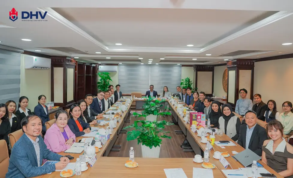 DHV - Trường Đại Học Hùng Vương TPHCM