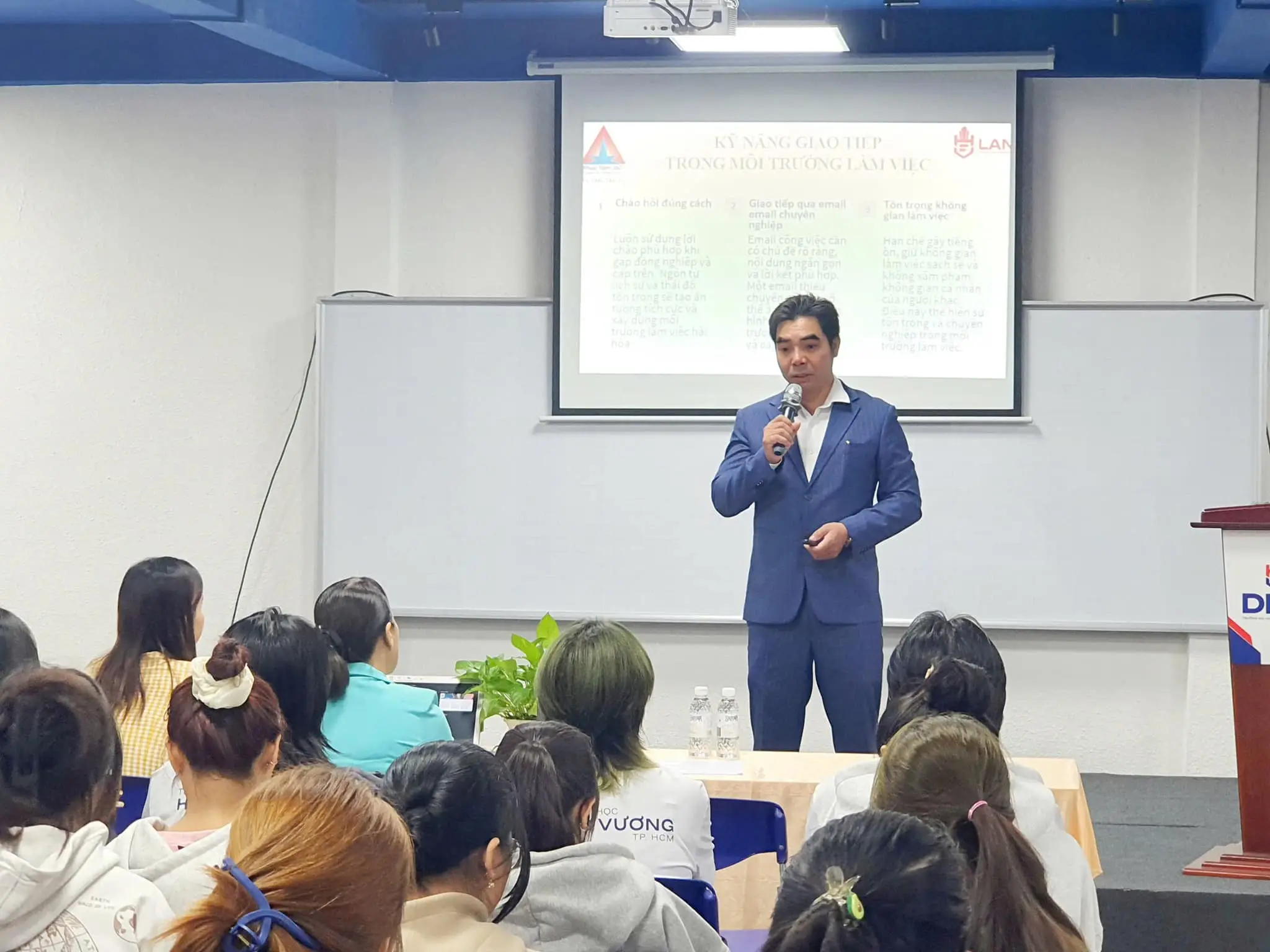 DHV - Trường Đại Học Hùng Vương TPHCM