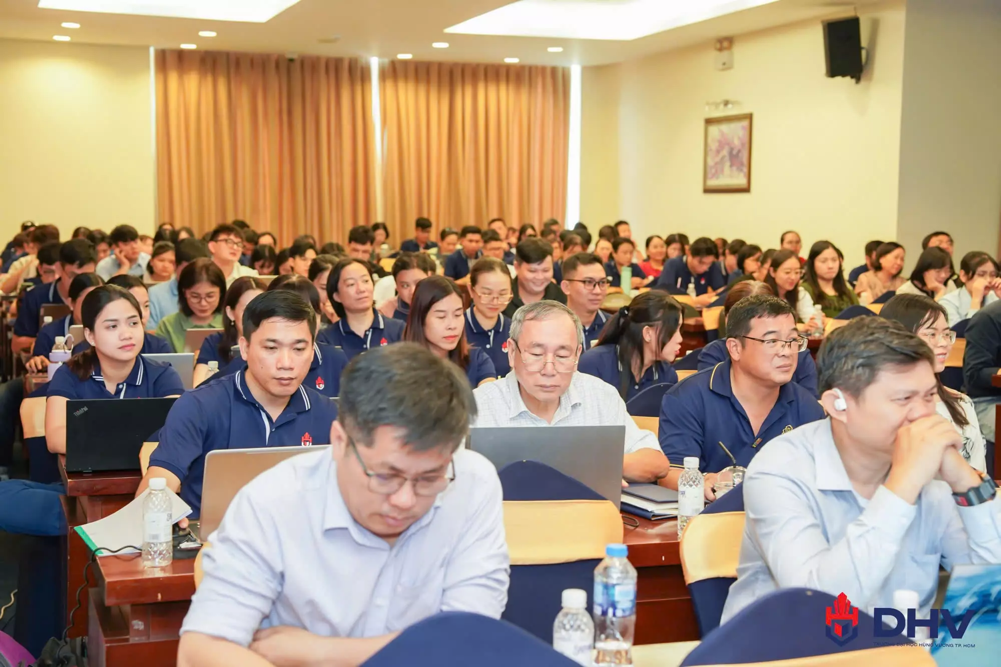 Thảo luận về việc phát triển hệ sinh thái khởi nghiệp