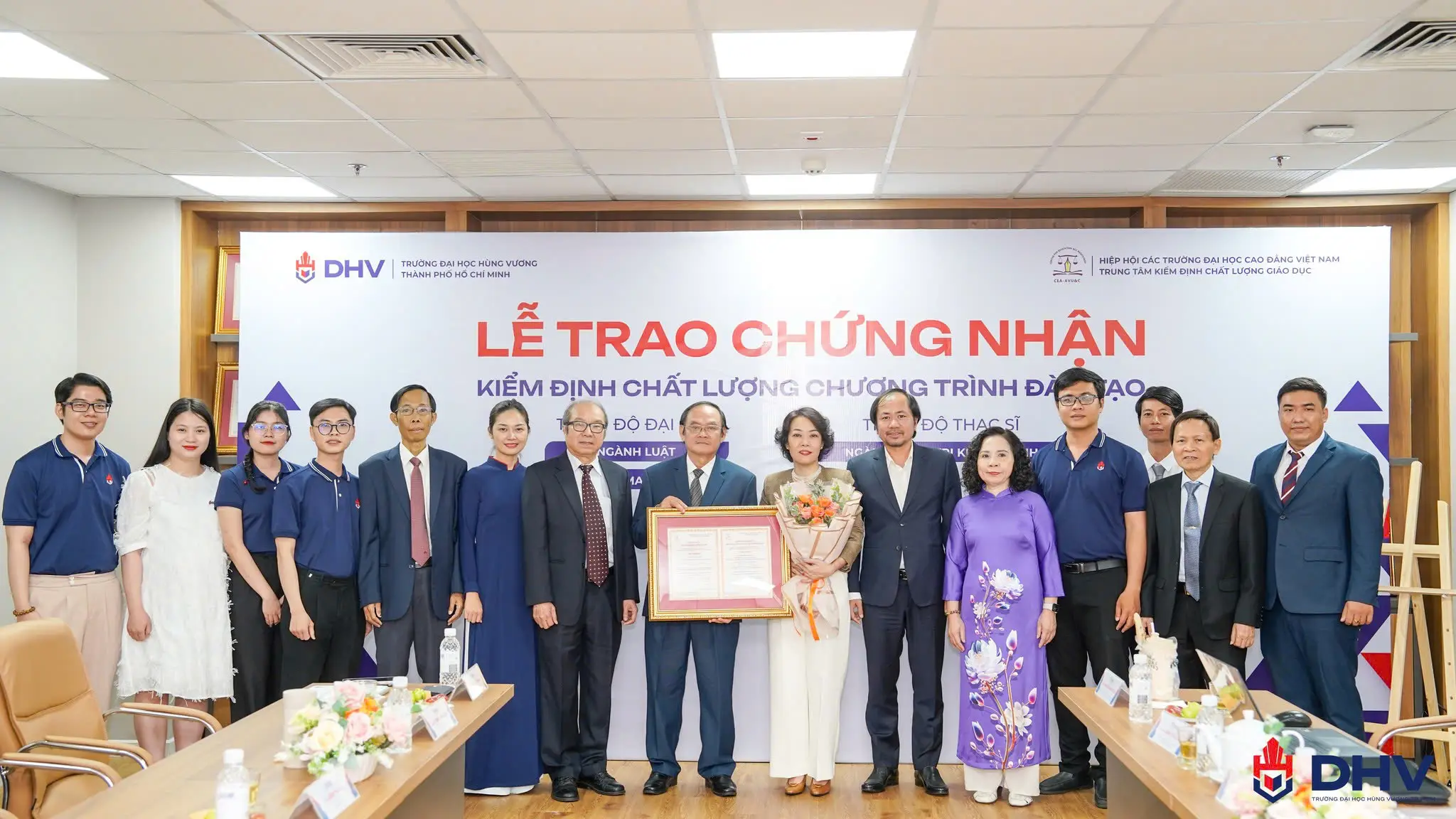 Tinh thần đoàn kết và khát vọng vươn lên là động lực để Trường Đại học Hùng Vương Thành Phố Hồ Chí Minh (DHV) chinh phục các chuẩn mực giáo dục hiện đại, trở thành một phần của hành trình phát triển đất nước sau ngày thống nhất.