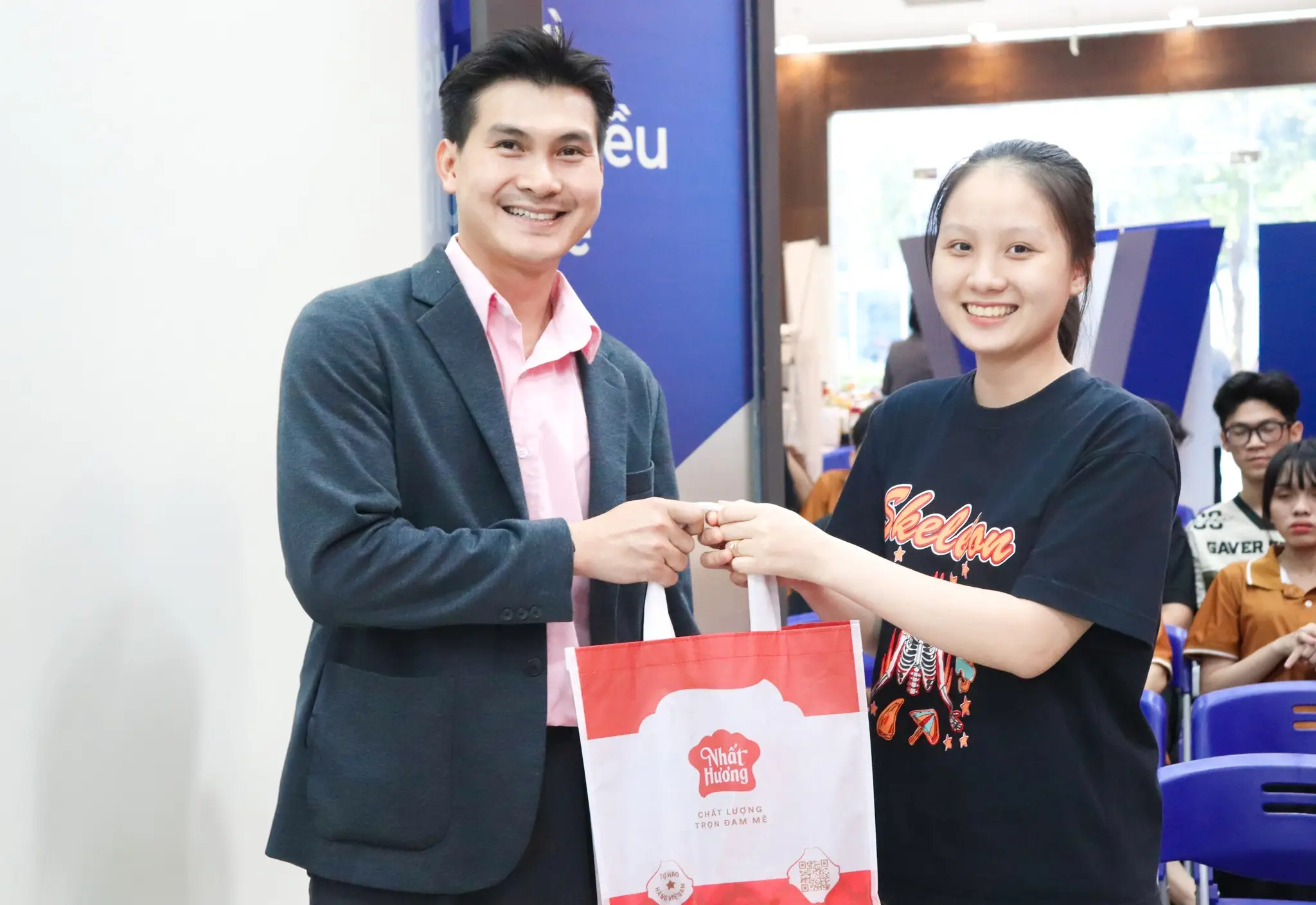 DHV - Trường Đại Học Hùng Vương TPHCM