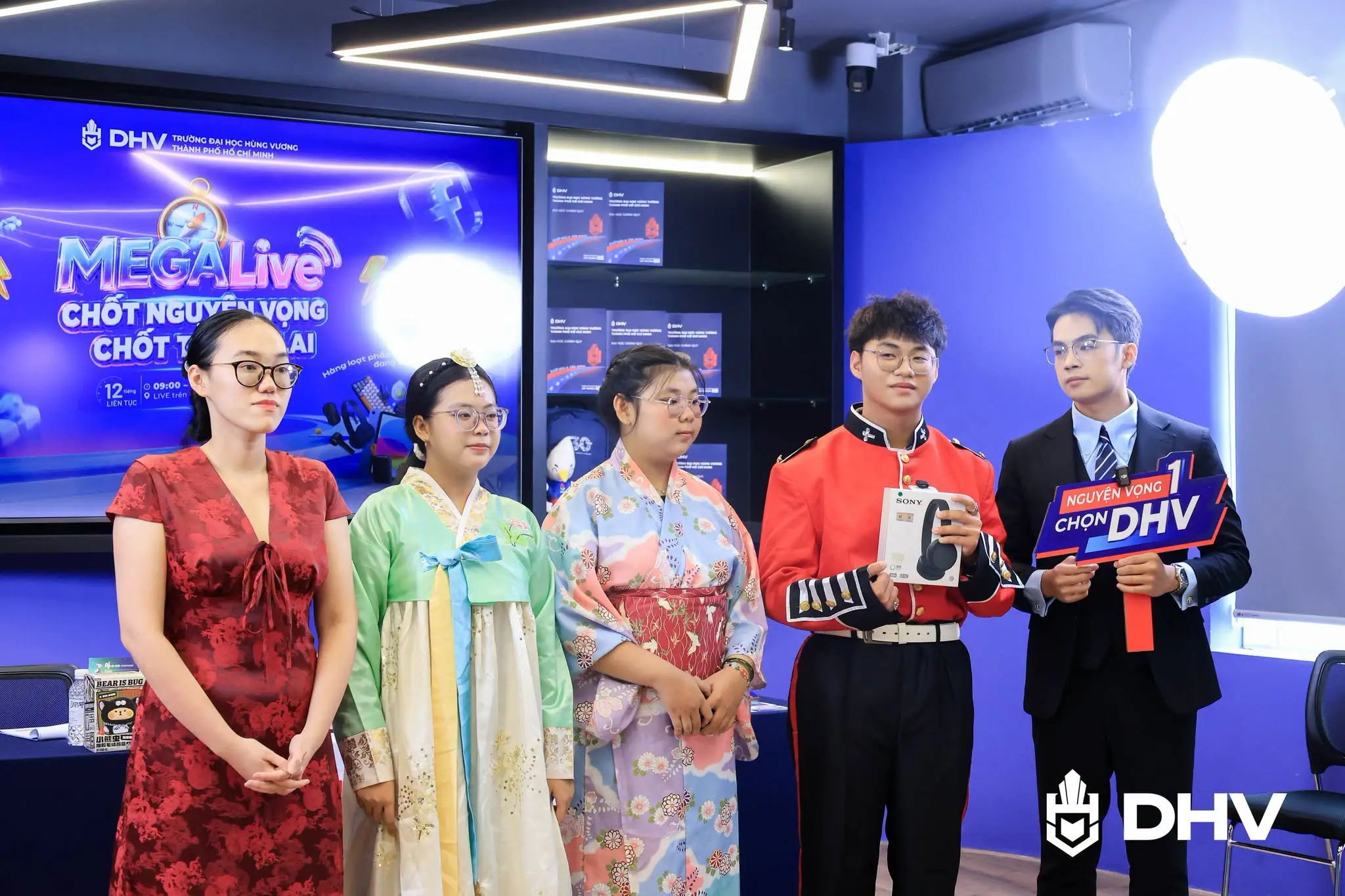 DHV - Trường Đại Học Hùng Vương TPHCM