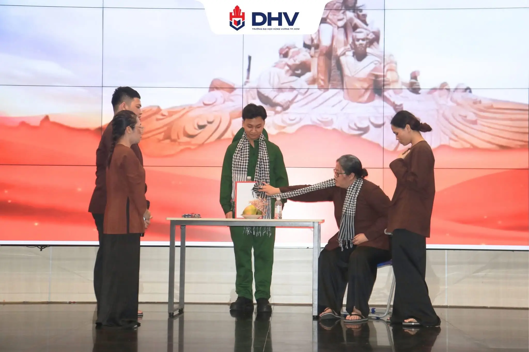 DHV - Trường Đại Học Hùng Vương TPHCM