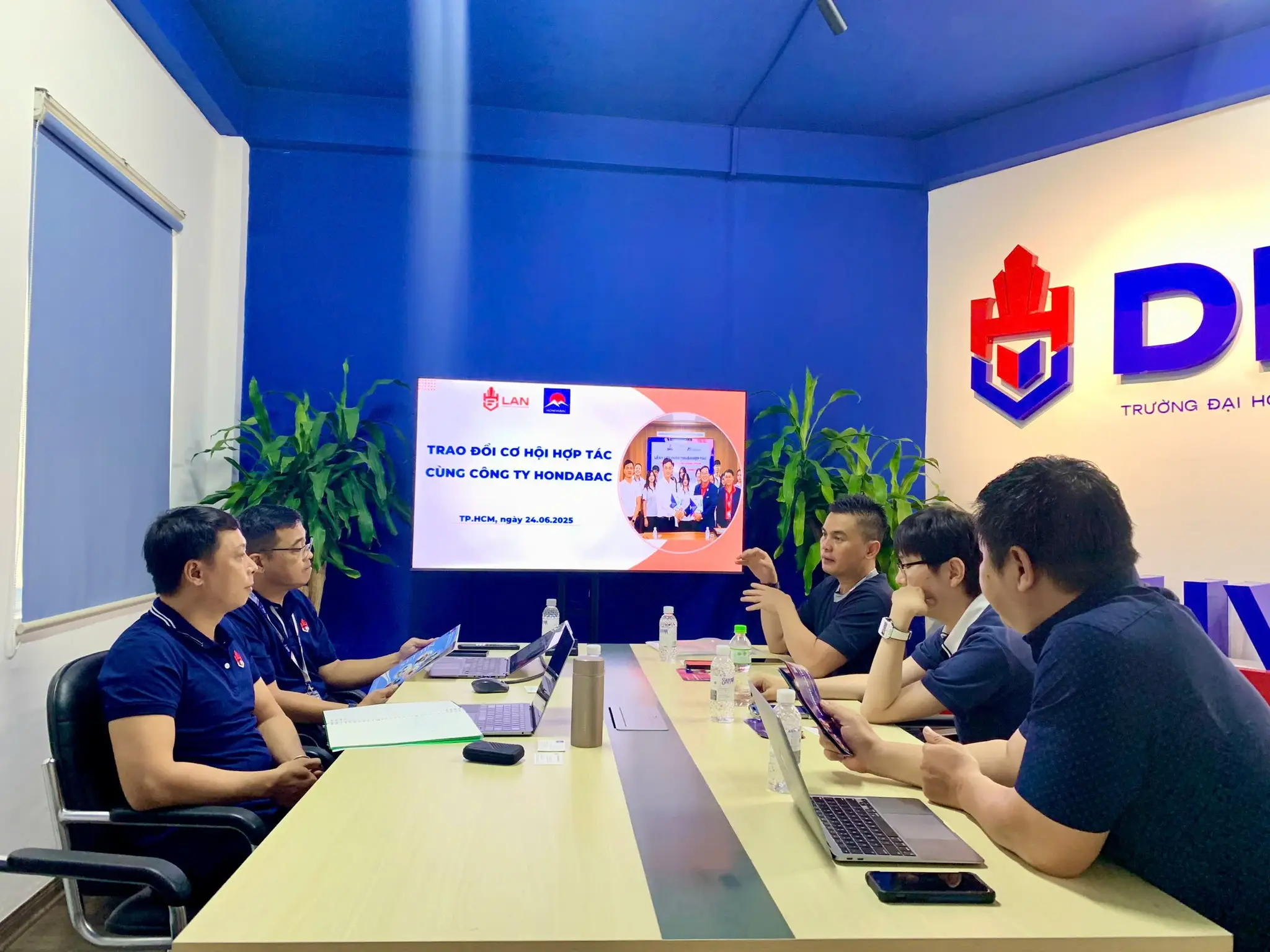 DHV - Trường Đại Học Hùng Vương TPHCM