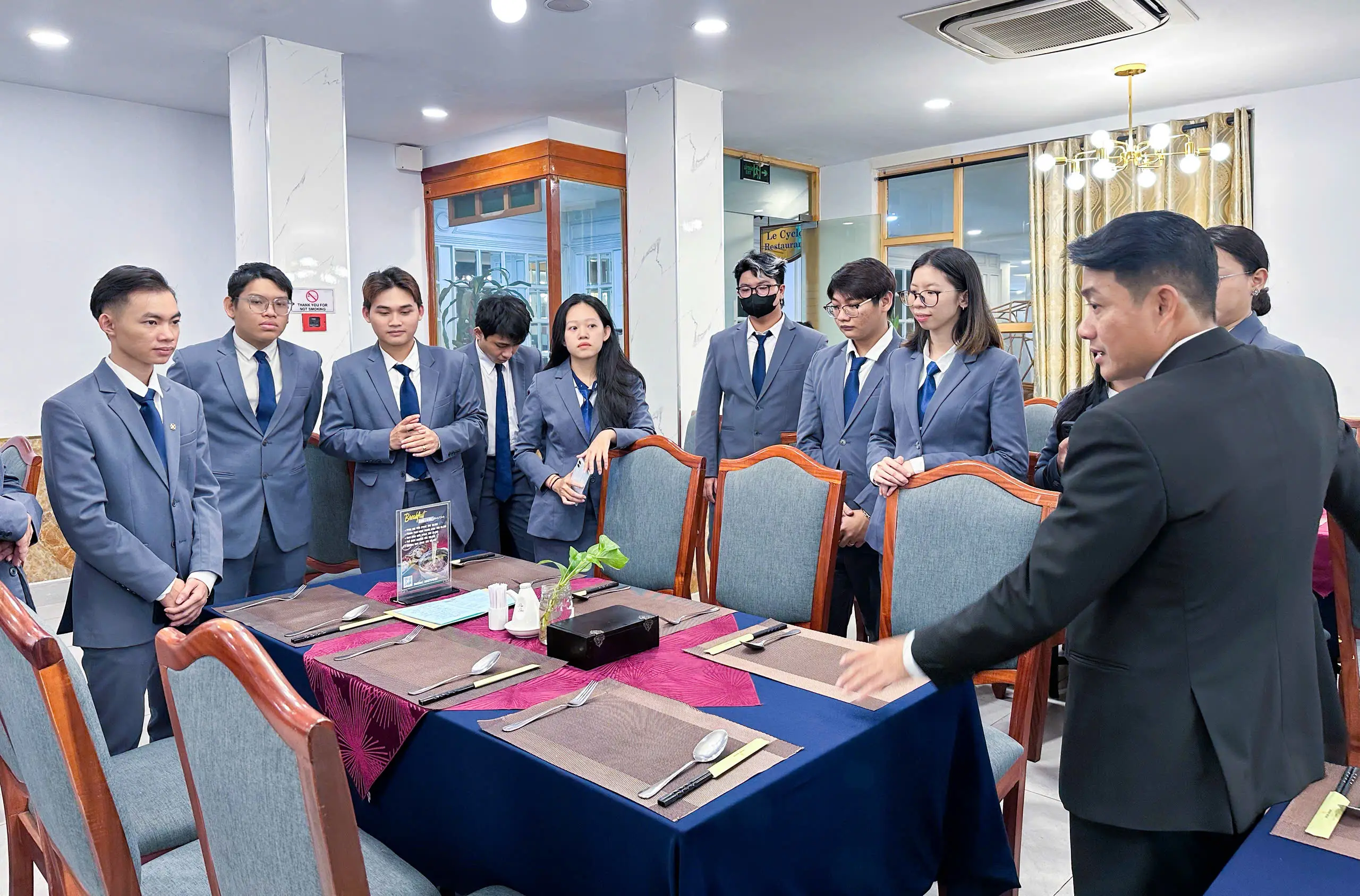 DHV - Trường Đại Học Hùng Vương TPHCM