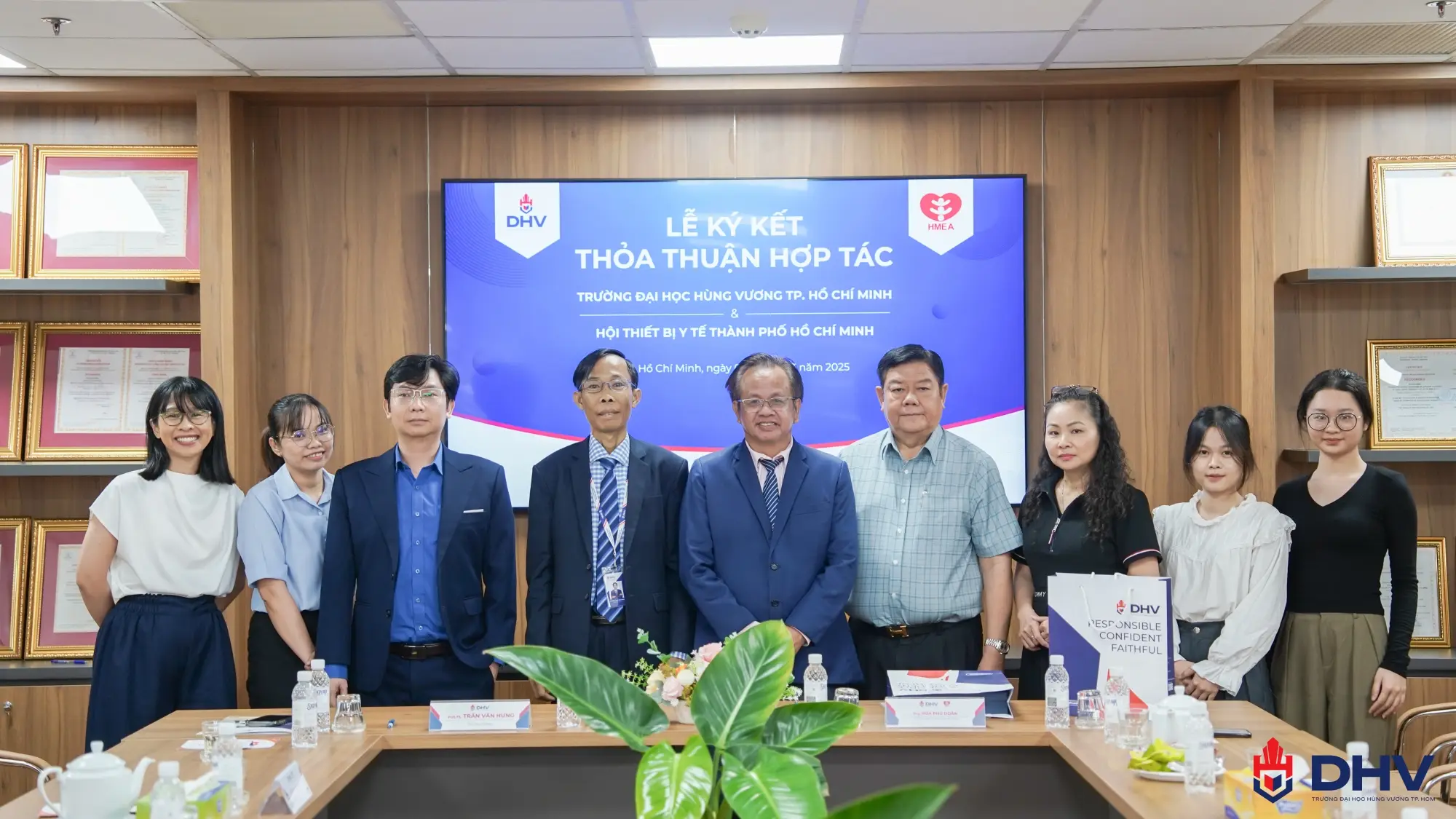 Buổi lễ khép lại trong không khí phấn khởi, hứa hẹn nhiều hoạt động hợp tác sôi nổi trong thời gian tới.