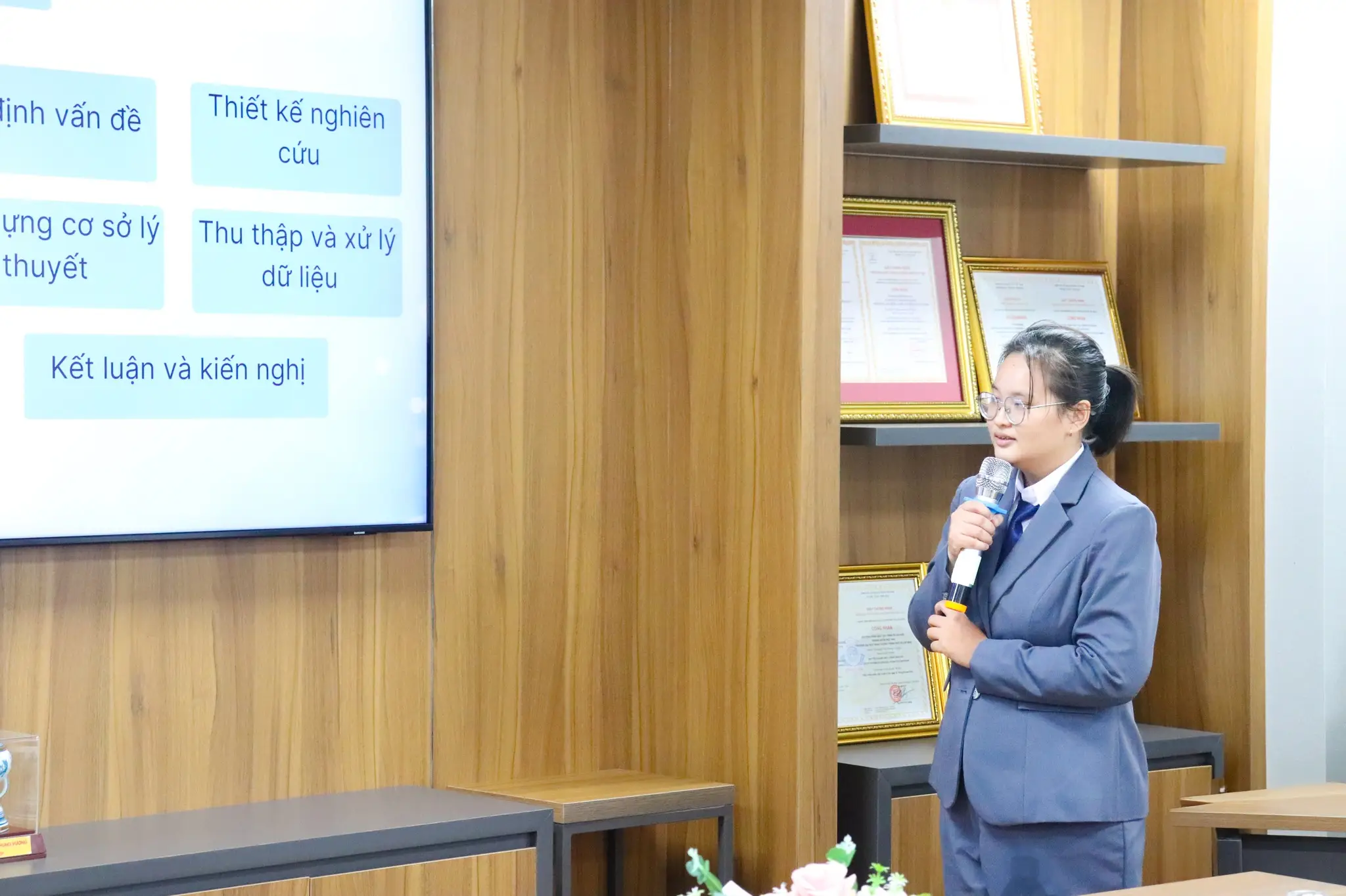 DHV - Trường Đại Học Hùng Vương TPHCM