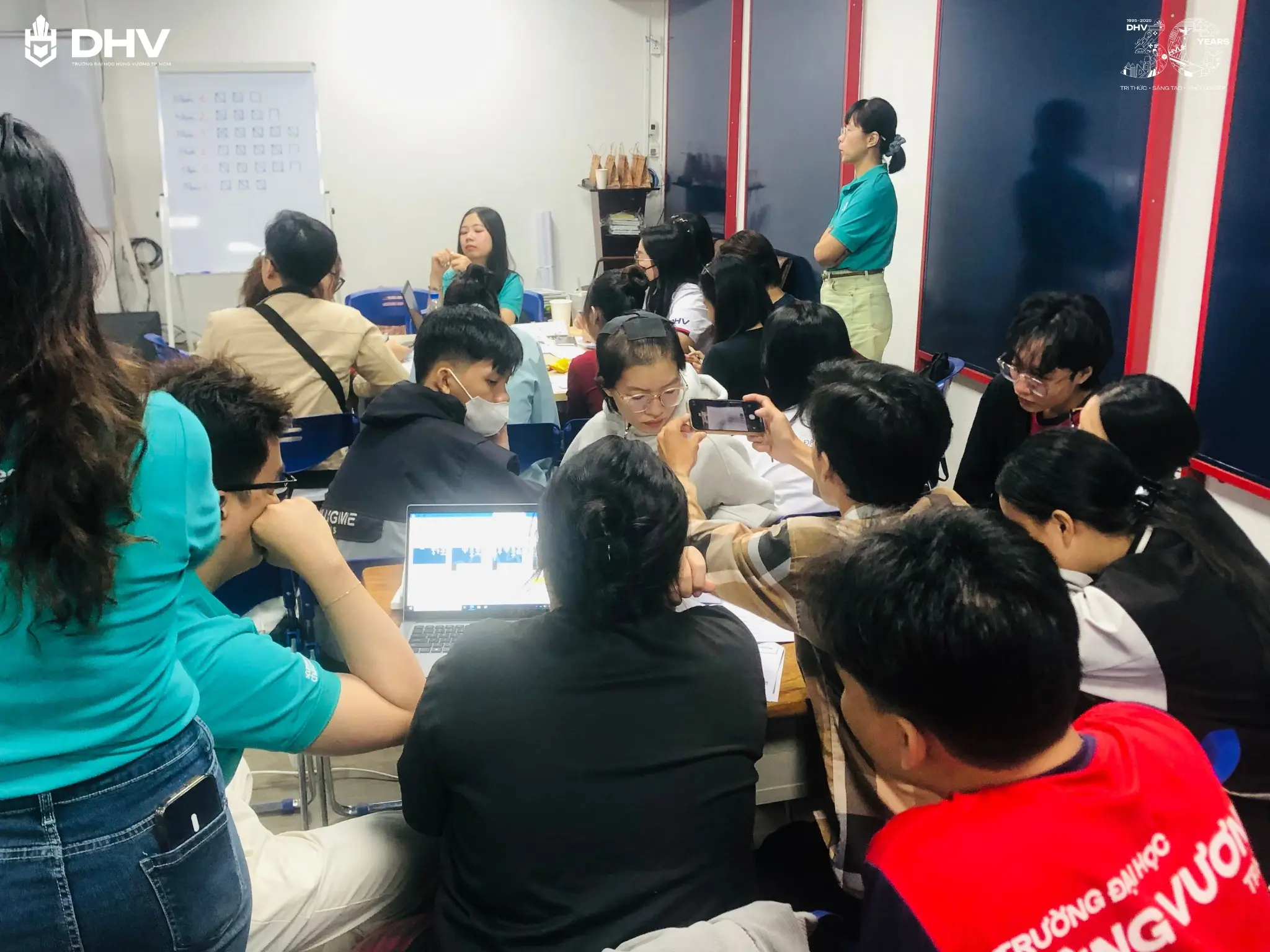 Những giờ làm việc nhóm sôi nổi
